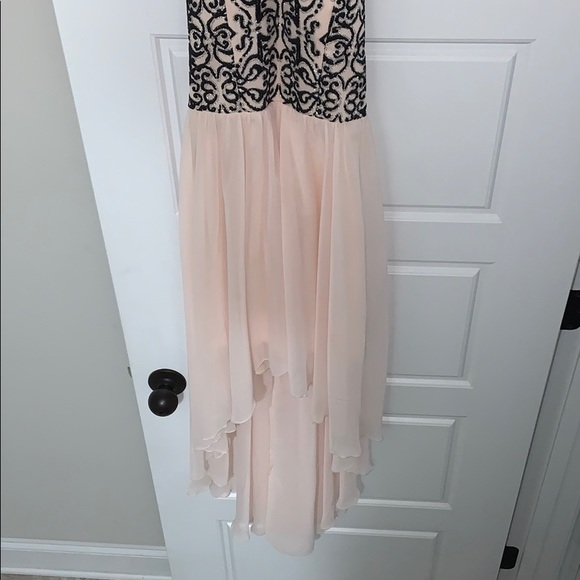 dress - Picture 2 of 5